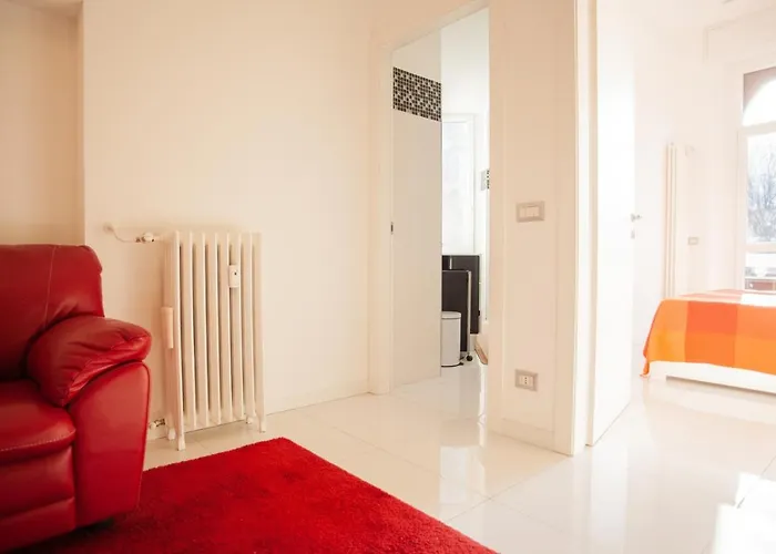 Lambrate Elegant Bright Apartment